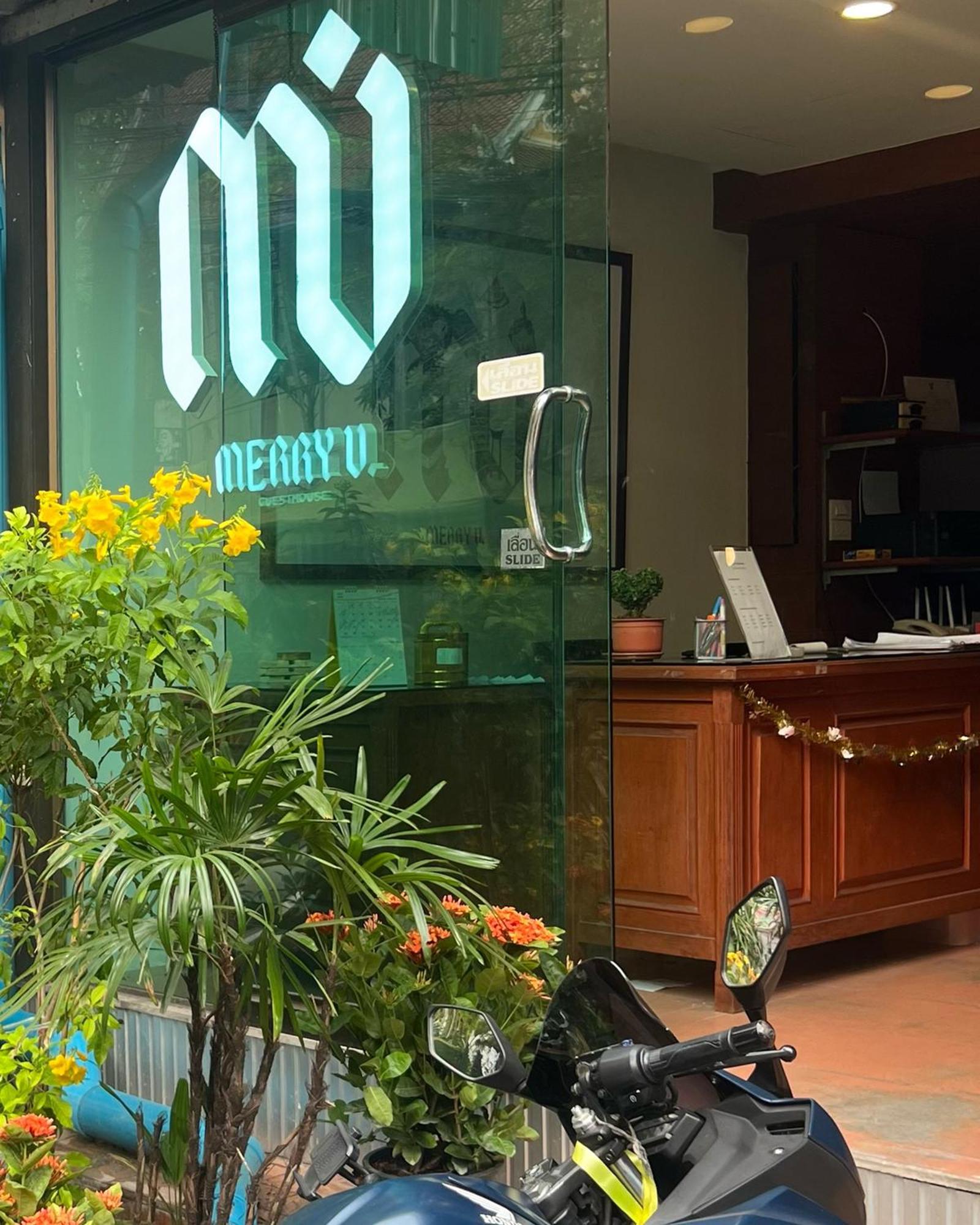 Merry V Guesthouse Bangkok Extérieur photo